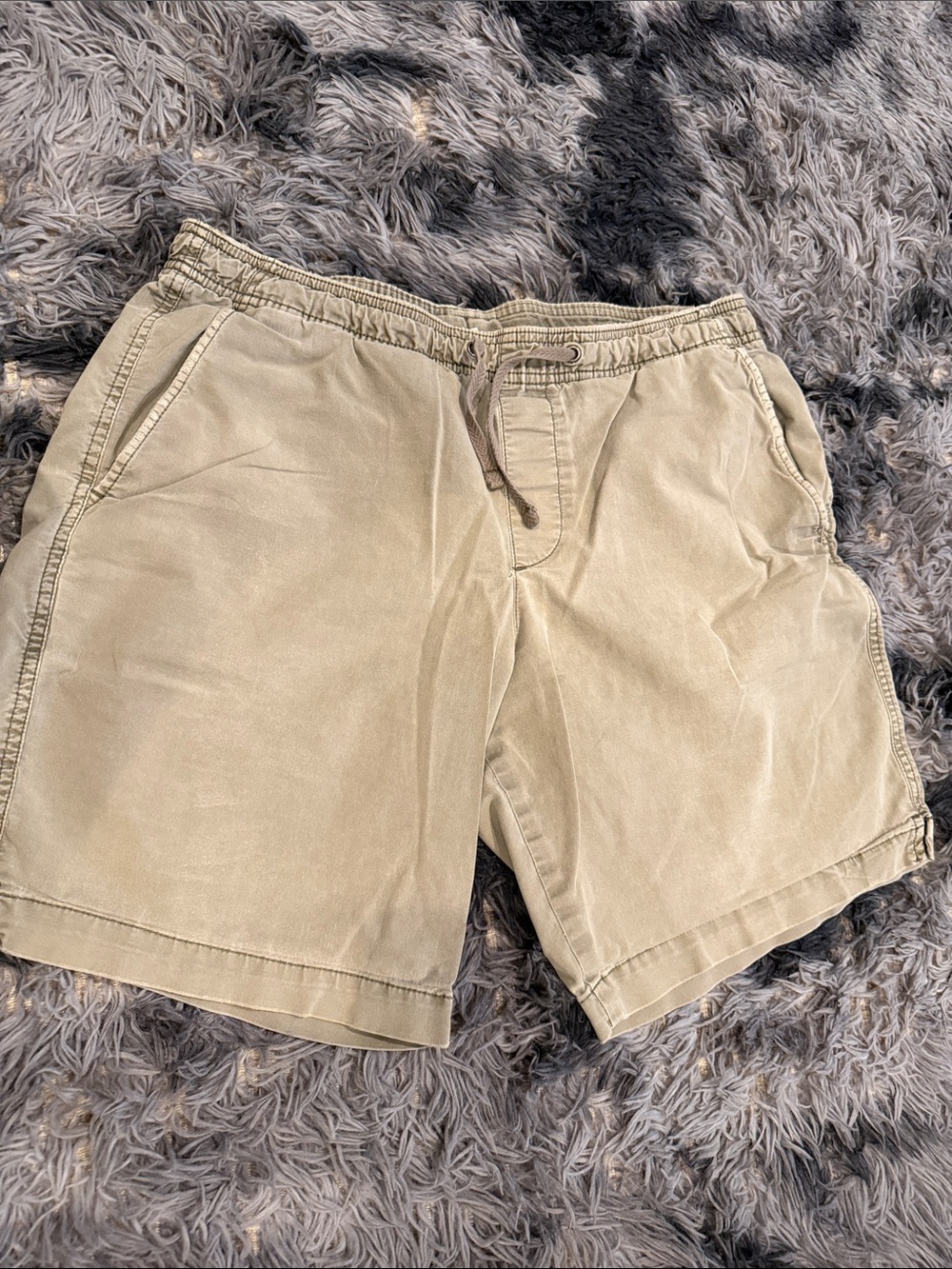 GAP Men's Khaki Drawstring Hybrid Shorts
